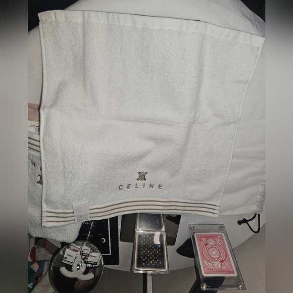 Celine 5pc Face/Hand Towel Bundle! - Picture 9 of 12
